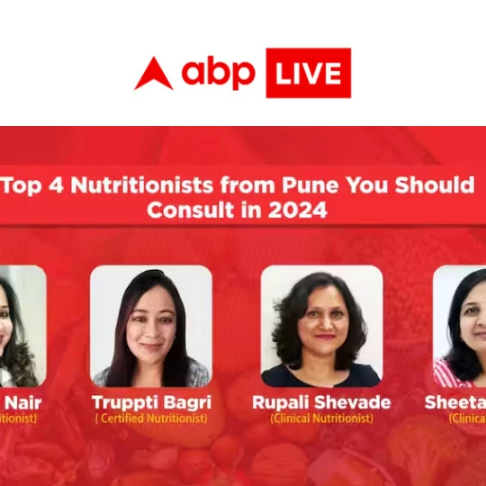 Rupali Shevade receiving a professional award for nutrition excellence in Pune
