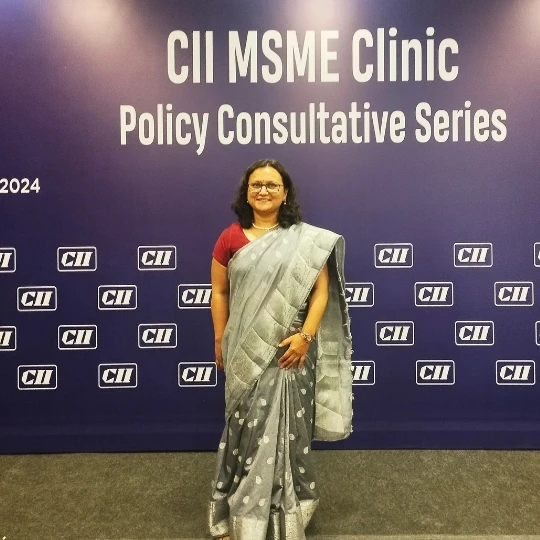 Rupali Shevade speaking at a professional health seminar in Pune
